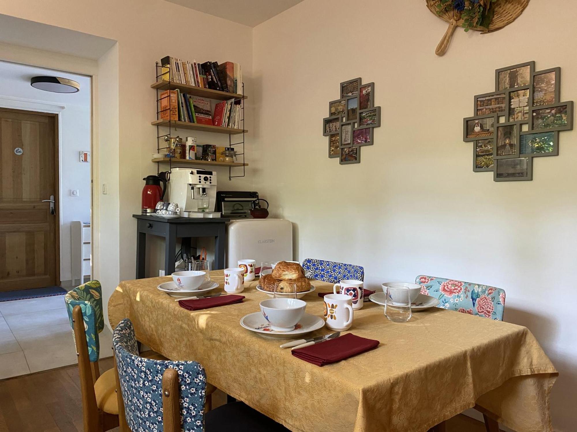 Les Cabanons Bed and Breakfast Dardilly Exteriör bild